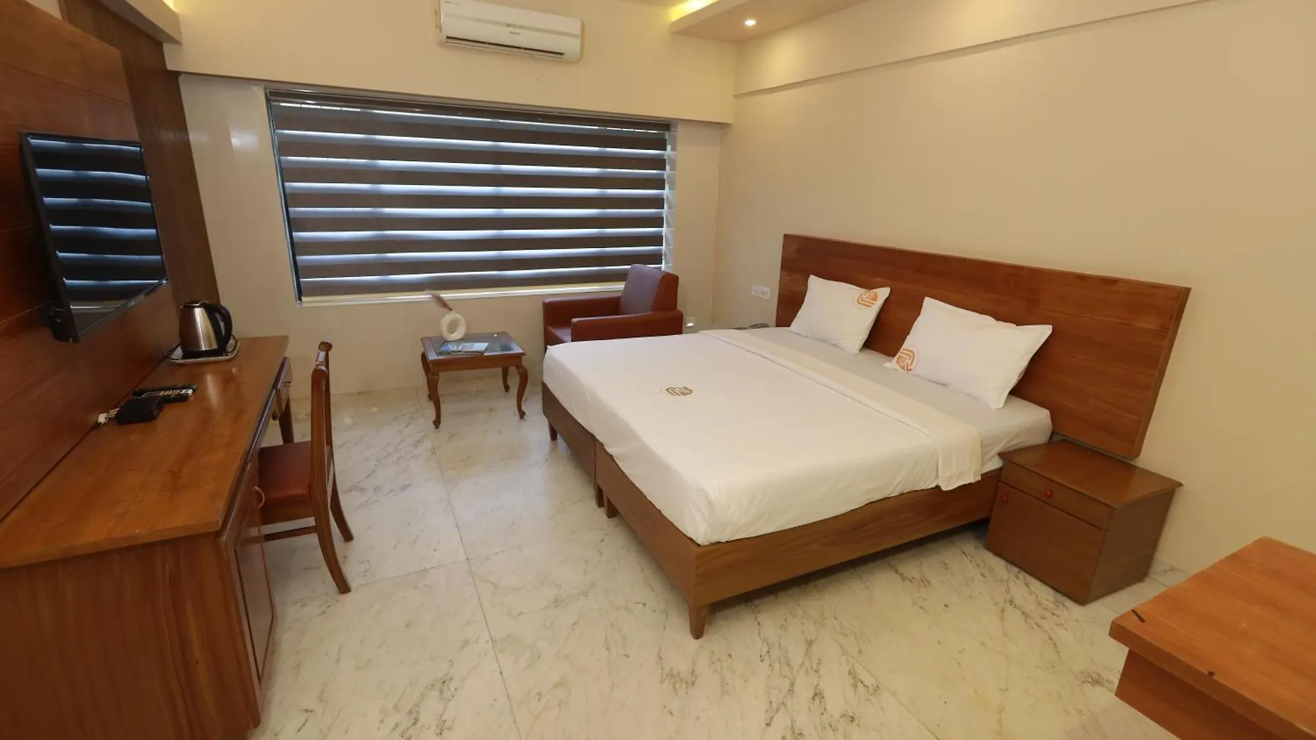 Liwa Tower Hotel & Business Center Kunnamkulam