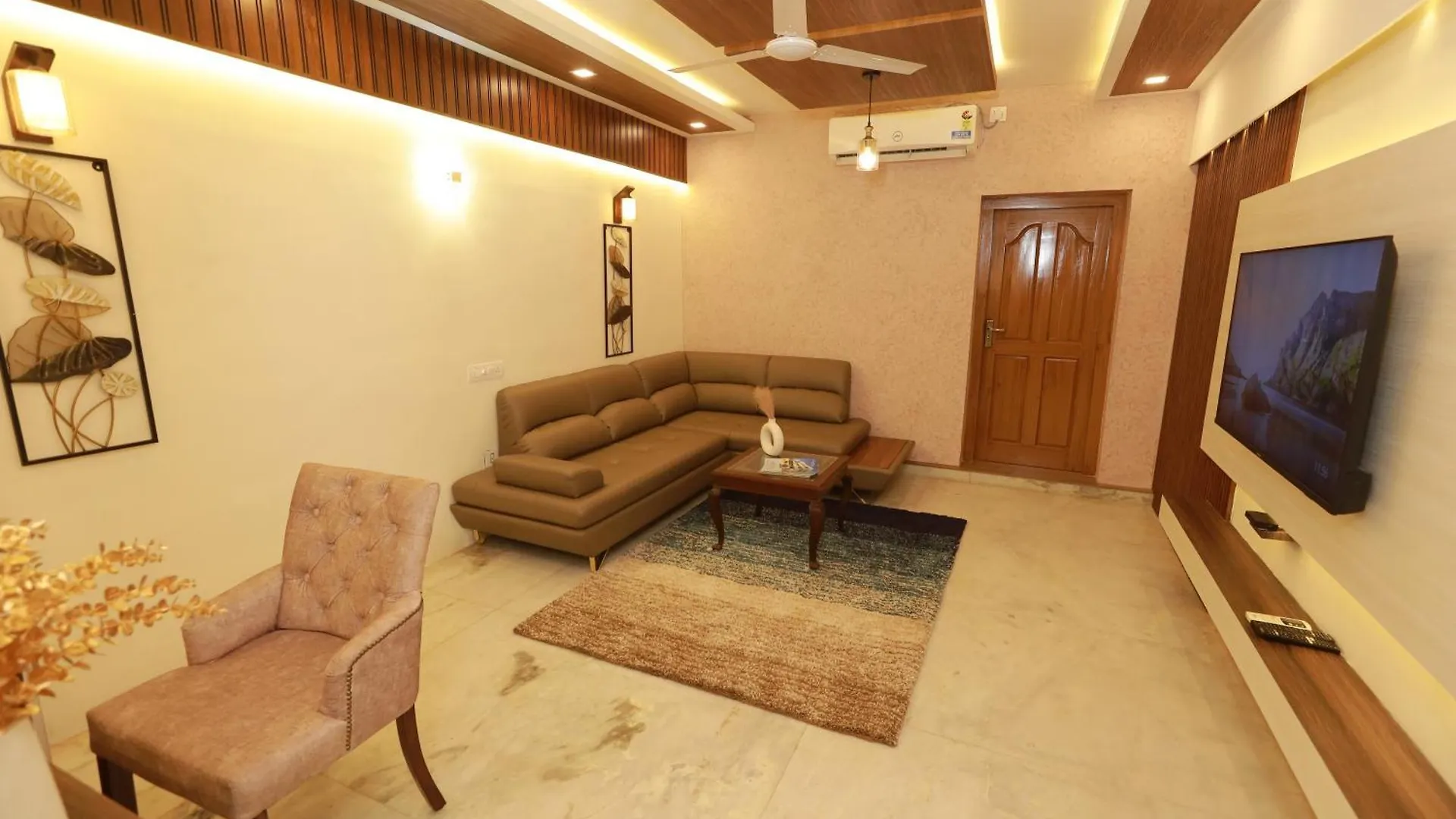 ***  Liwa Tower Hotel & Business Center Kunnamkulam India