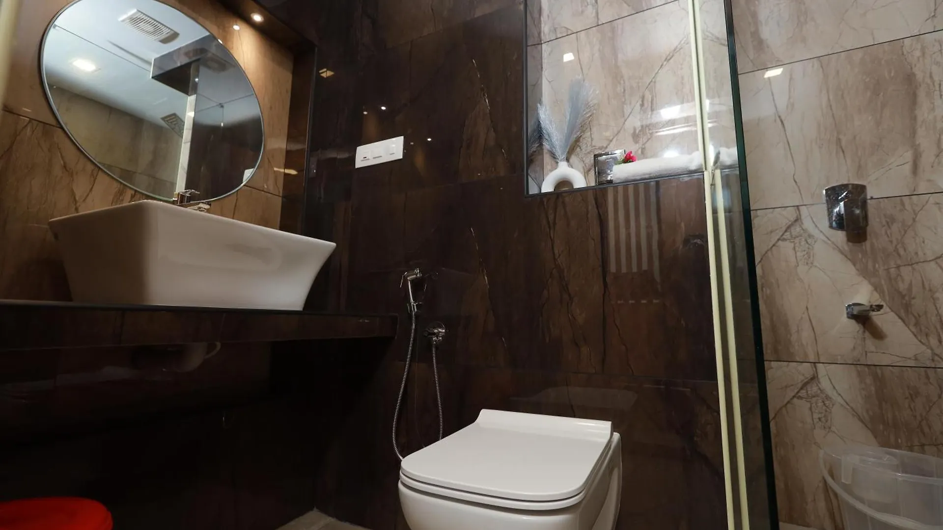 Liwa Tower Hotel & Business Center Kunnamkulam 3*,