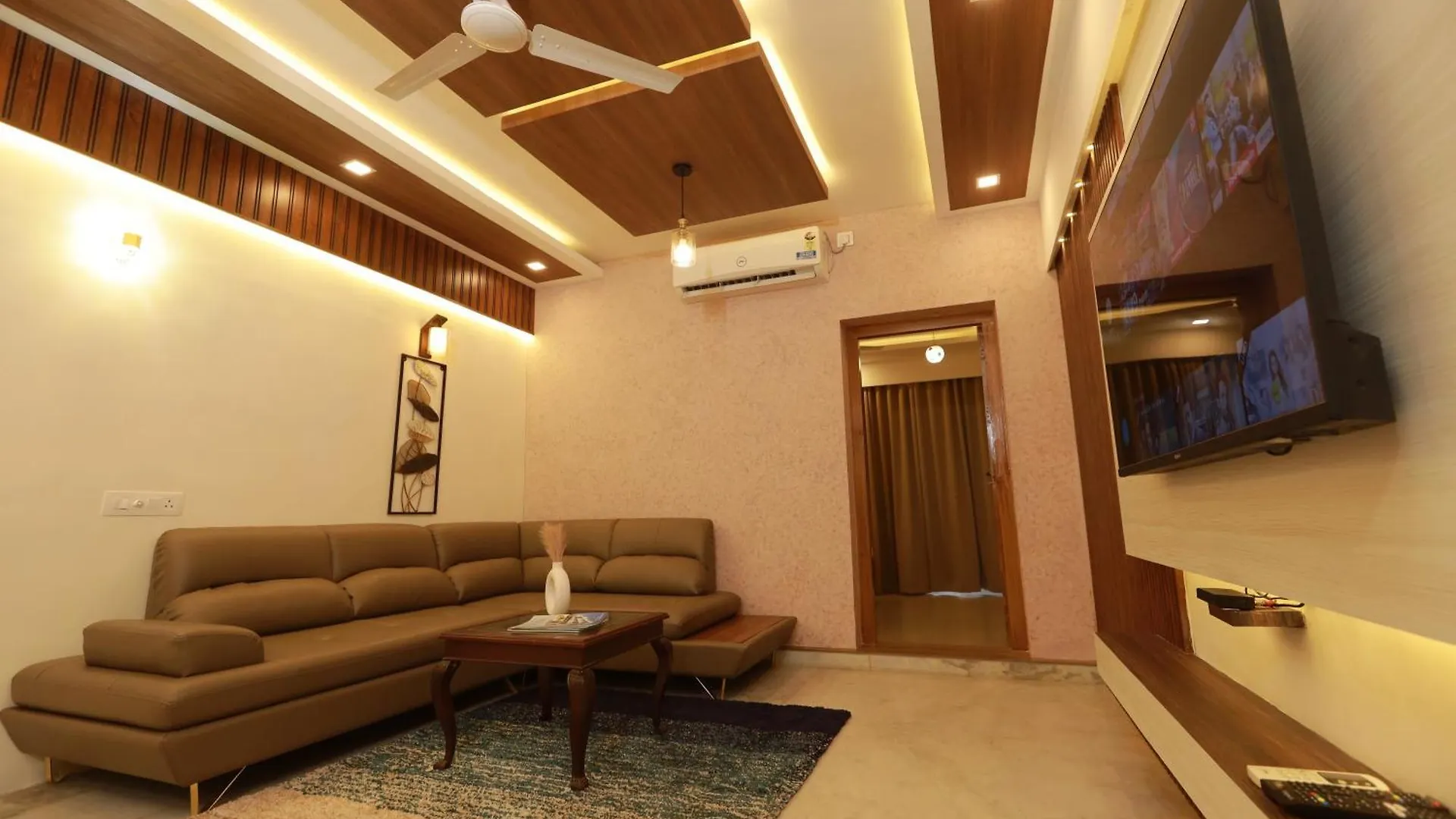 Liwa Tower Hotel & Business Center Kunnamkulam