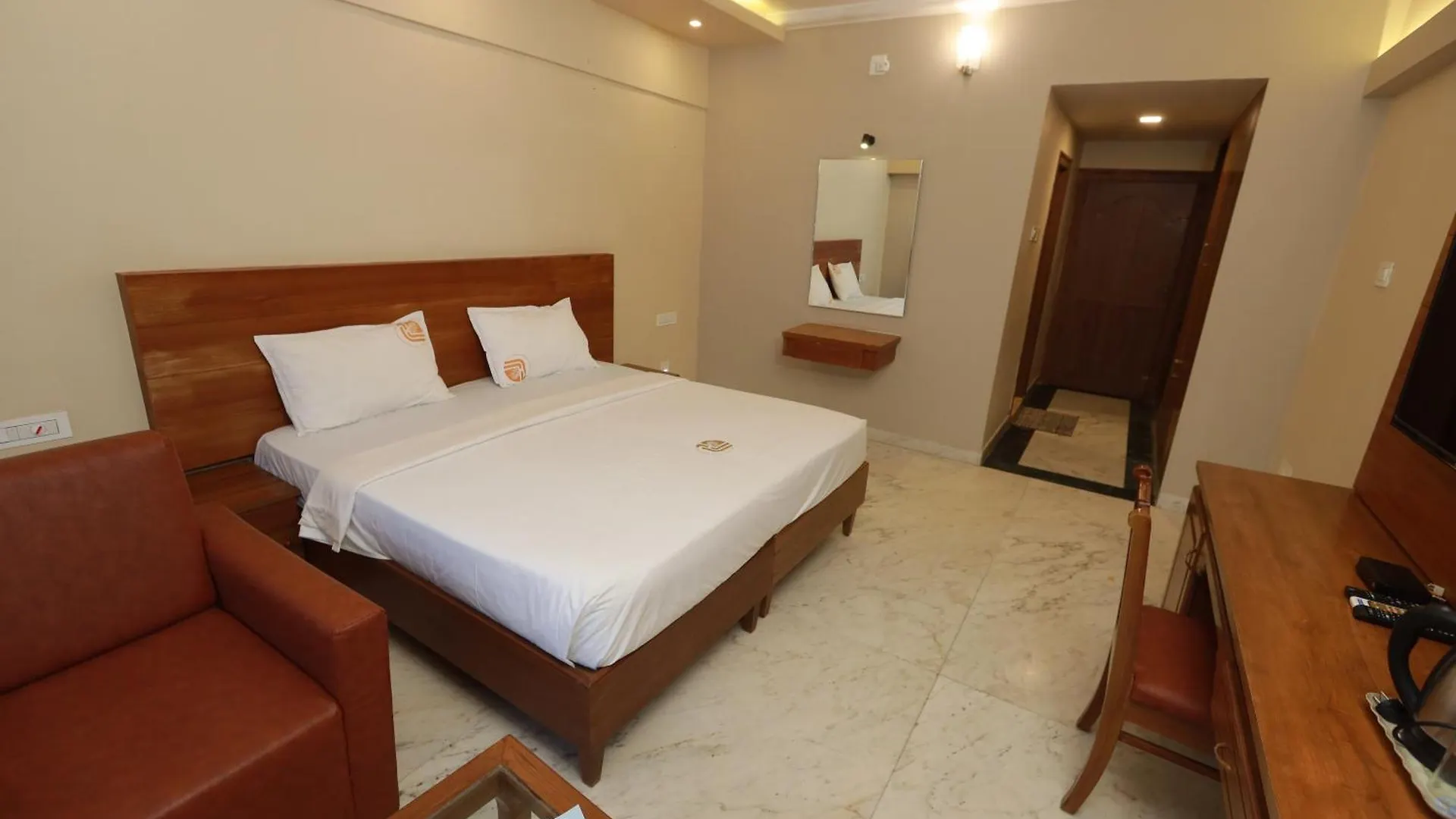 Liwa Tower Hotel & Business Center Kunnamkulam