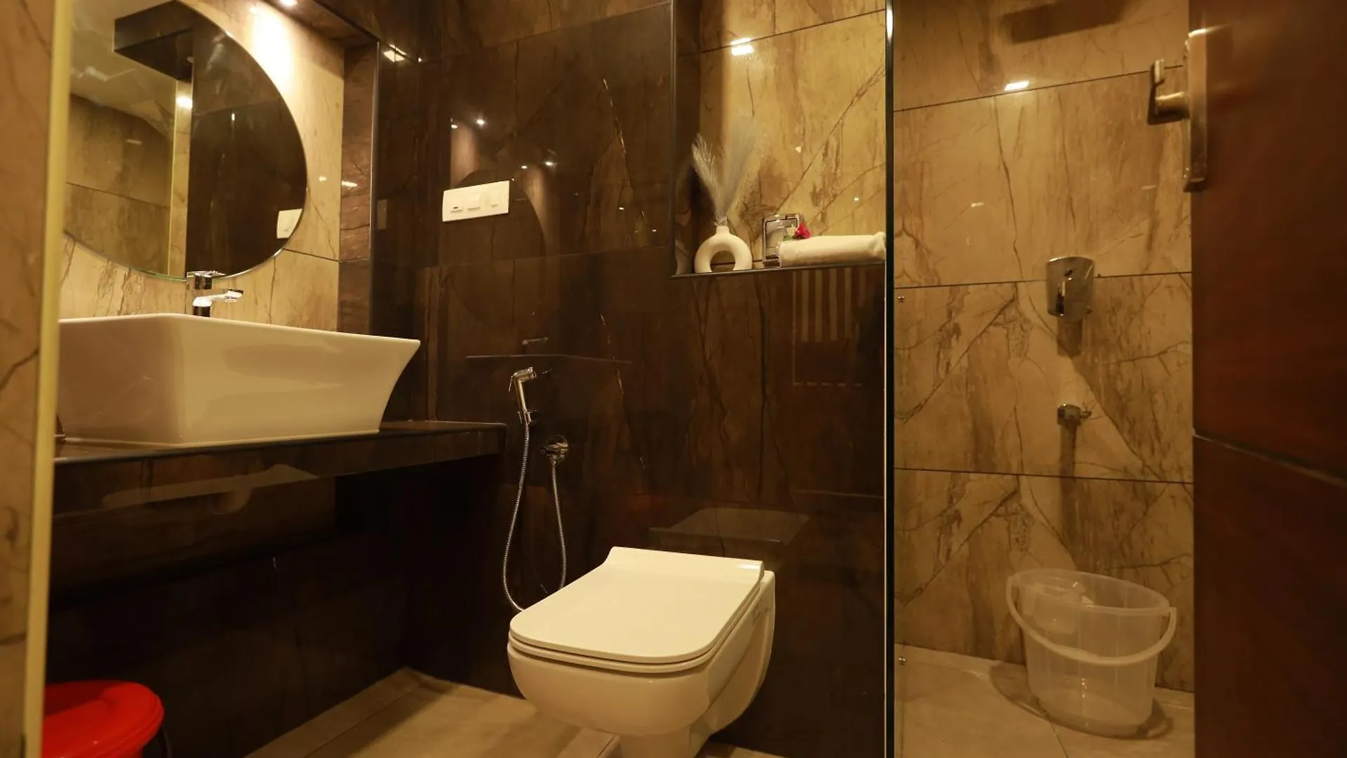 Liwa Tower Hotel & Business Center Kunnamkulam