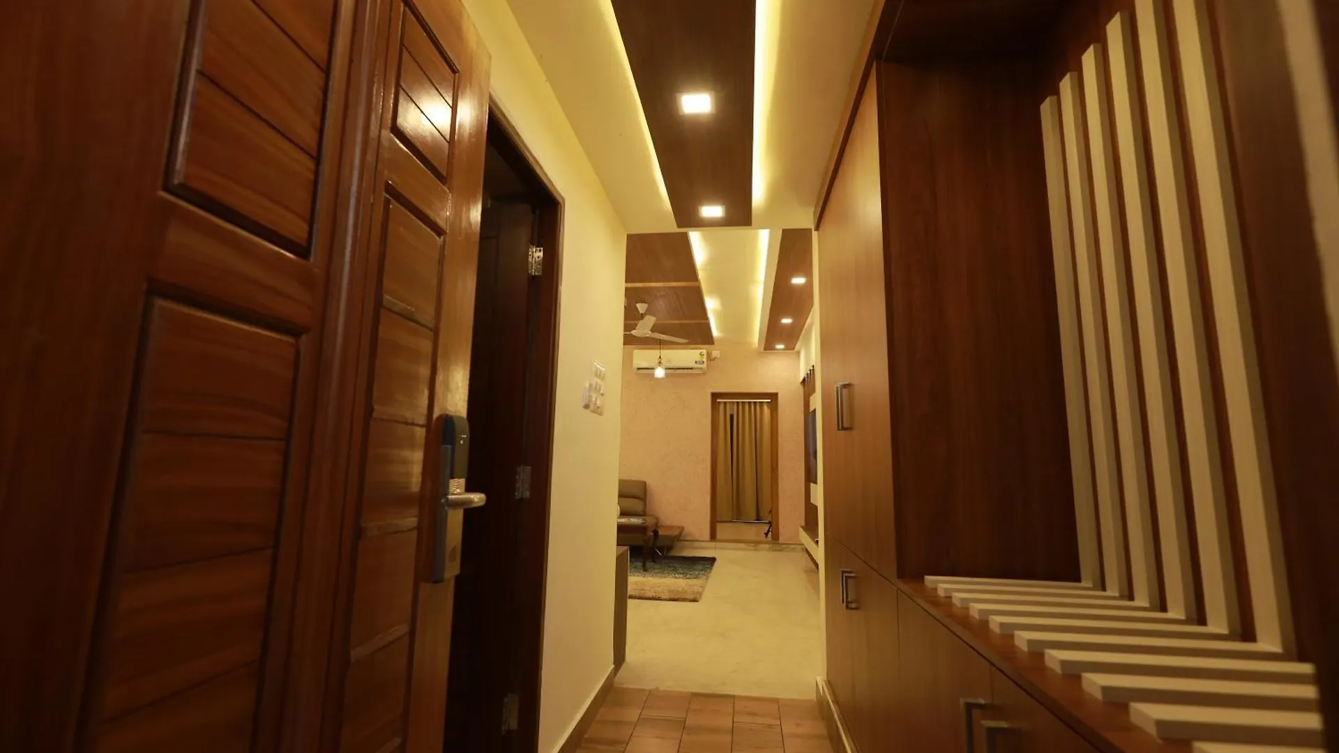 Liwa Tower Hotel & Business Center Kunnamkulam