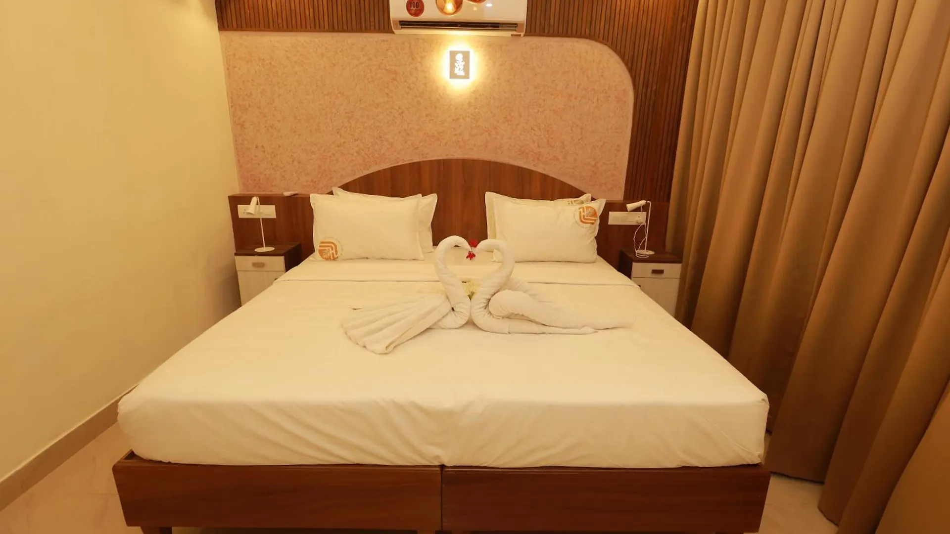 Liwa Tower Hotel & Business Center Kunnamkulam